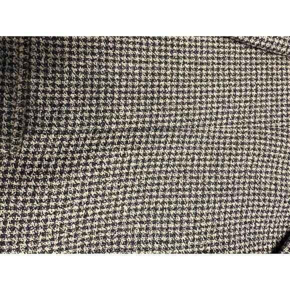 Lord & Taylor Men’s 2-Button Houndstooth, 38R - Picture 2 of 3